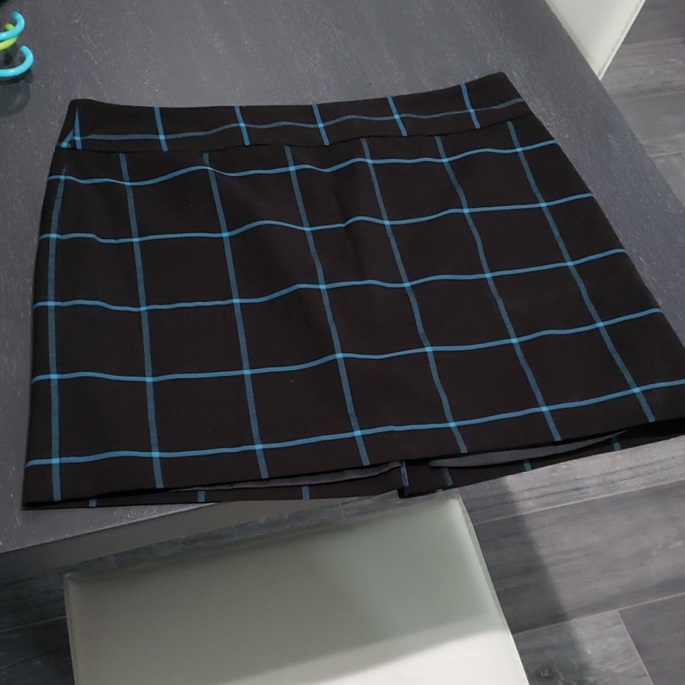 Sz 14 Loft Short Skirt